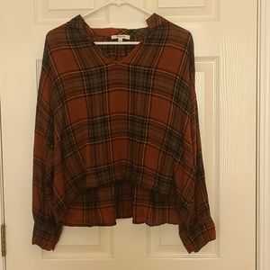 Long sleeved high/low crop top